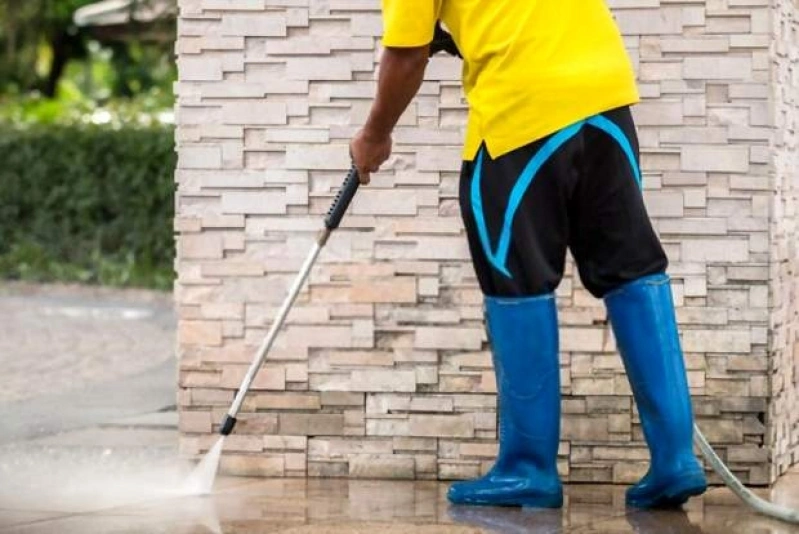 limpeza com hidrojateamento